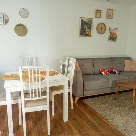 Komfortowy 3 Pokojowy Z Balkonem * Warschau